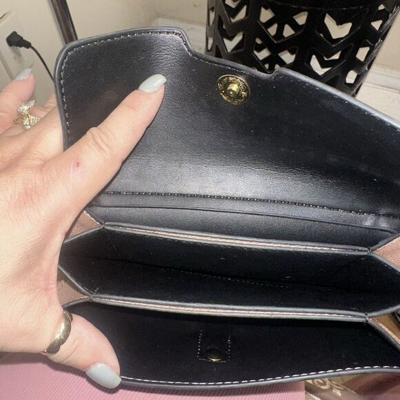 Tahari Pink Pebble Textured Crossbody Shoulder Wallet Handbag EUC - Picture 7 of 8